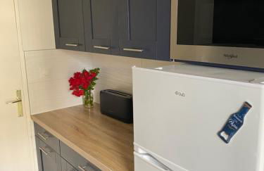 Appartement 5 personnes 65m2 avec balcon, vues partielles mer, 150m de la plage et centre, wifi et parking privé - Photo 13