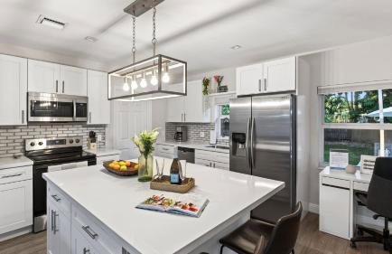 Hot Tub Firepit Deck 10mins to Beach Near Las Olas Middle Terrace Cottage by AvantStay - Foto 12