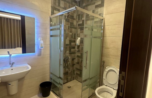 Cozy Rooftop Near Al Services 24 - Foto 8