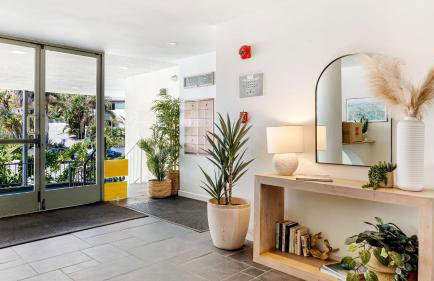 Oceanfront Gem w Balcony Pool Hot Tub Carbon Beach Access Bluewater Haven by AvantStay - Photo 21