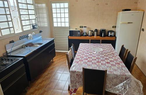 Casa ampla mobiliada com estacionamento para até 5 veículos - Foto 28