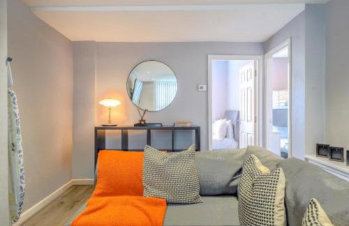 Stunning 2 Bedroom 6 Guest Flat by Anfield Stadium - Photo 13