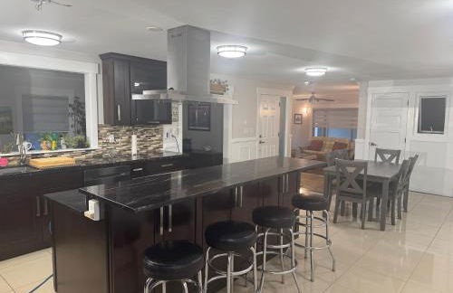 House on Acreage with Farm Animals in Bothell, Close to Seattle Bellevue Kirkland - Foto 1