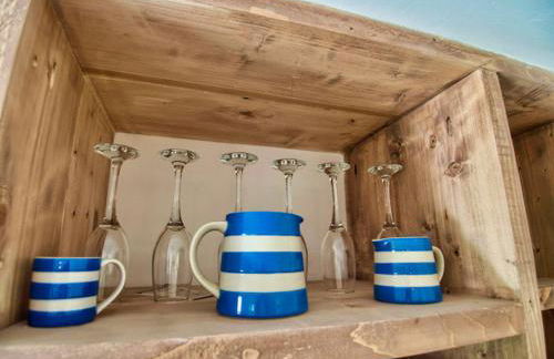 Knocker Cottage is a 3 bedroom made up of 1 double bedroom and 2 small double bedrooms in small village 10 min to beaches - Foto 55