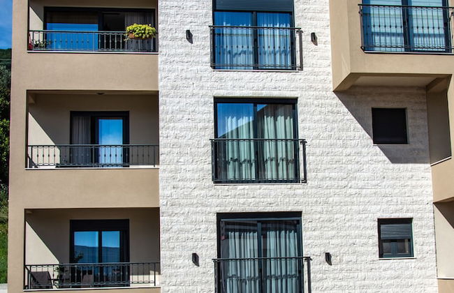 Apartmani Ralux Tivat - Foto 1