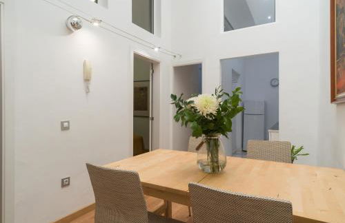 Celia House - Photo 9