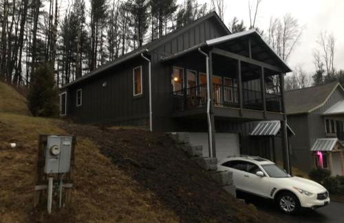 Serene Rustic Farmhouse Mountain Cottage (Sleeps 4) - Foto 3