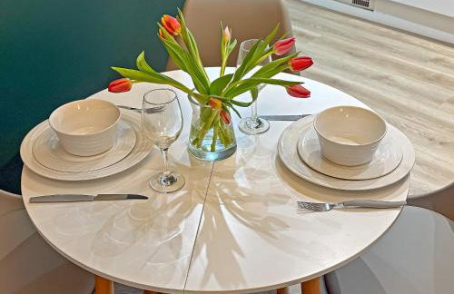 PRIME CITY CENTRE MK STAY, Stylish Spacious Apartment, AIR CONDITIONG, Two bathrooms, FREE GATED ALLOCATED PARKING & Lift access - Foto 17