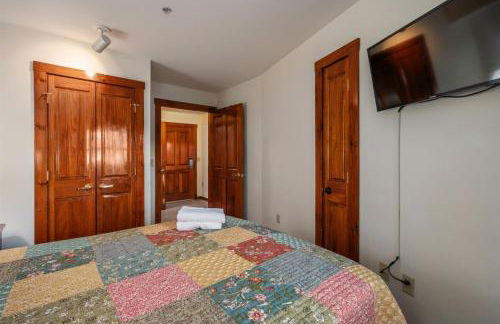 RF219 Hot tub,Heated garage and Parking - Foto 9