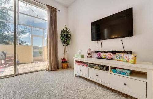 10 Mi to Disney World Townhome with Community Pool! - Foto 6