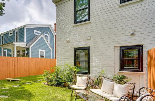 Dtwn Retreat with Game Room! Walk to Hampton Park - Foto 24