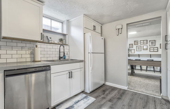 5BD Dog Friendly Family Getaway Near Downtown! - Photo 22