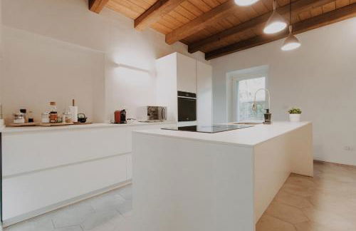 Fascino in Centro with private parking and 2 bedrooms & 2 bathrooms - Photo 15