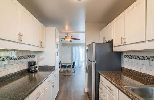 Spacious 2 Bedroom, 2 Bath, Pool, Free Parking, Gym - Foto 61