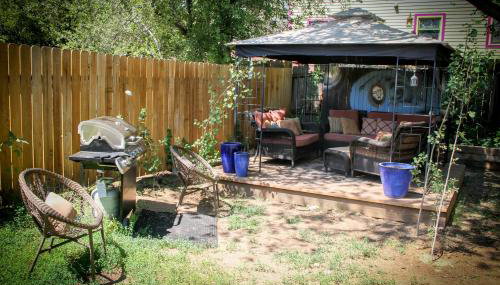 The 8th Street Retreat - Photo 3