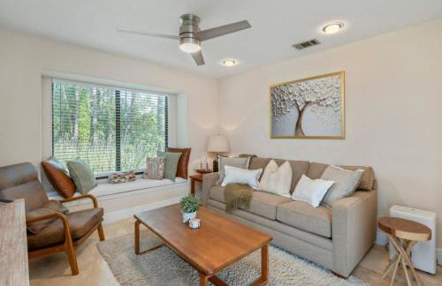 FEATURED ON HGTV'S MY LOTTERY DREAM HOME! Private dock, 15 minute boat ride to Crab Island, 20 minute drive to Destin, Pet Friendly - Foto 10