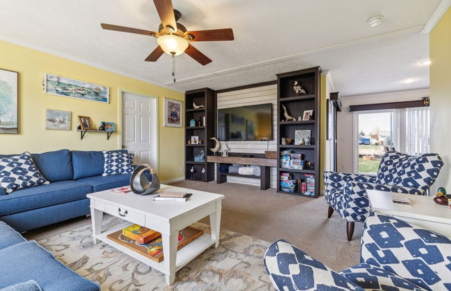 Sunsets & Serenity: Port Clinton Waterfront Stay 3 Bedroom Home - Photo 16