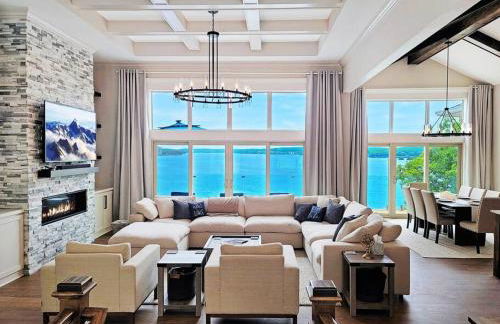 Magazine-Featured Mansion, Golf Green, Casino, etc - Foto 10