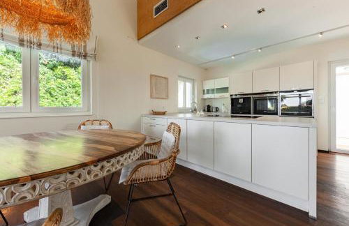 Villa Madrugada, beachside villa in Costabella - Photo 2