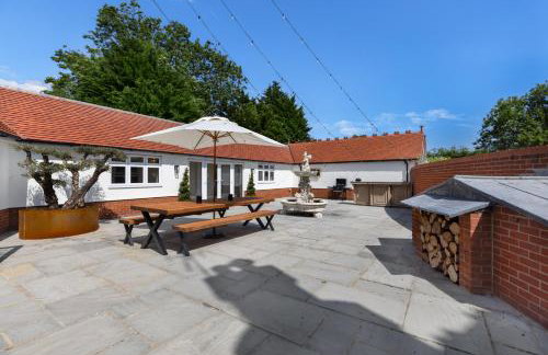 Merry Lakes - Luxury Lakeside Escape with Pool - Just 30 Minutes from London - Foto 48