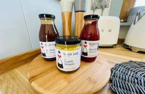 The Hut@Trefechan Wen - Coastal Coziness! - Photo 66