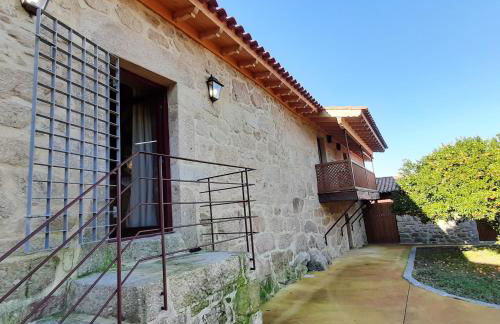 Beautiful villa in Póvoa de Lanhoso with pool and garden - Foto 59