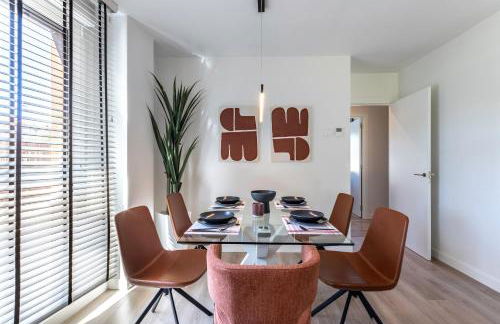 AkomodaT en Precioso y Moderno con Jardín y Parking - Foto 13