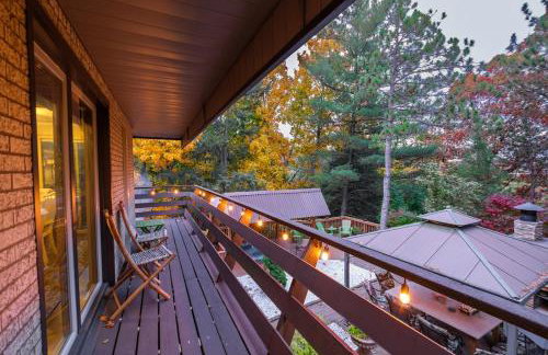 Secluded Hilltop Hideaway - Hot Tub! Two Living Rooms! - Foto 16