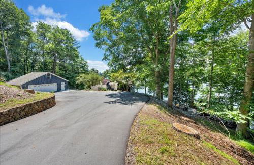 Scenic Point - Private Lakefront Home w/ Dock, Fire pit, outside shower & Hot tub - Foto 27