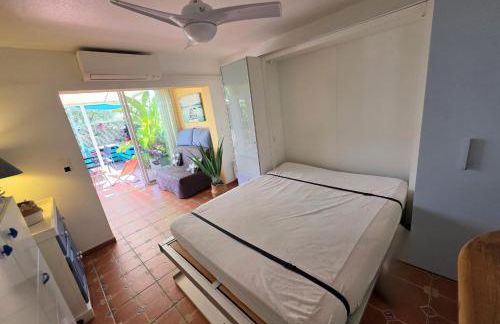 Grand Studio aux Salins - climatisation - terrasse - 90m de la mer - Foto 6