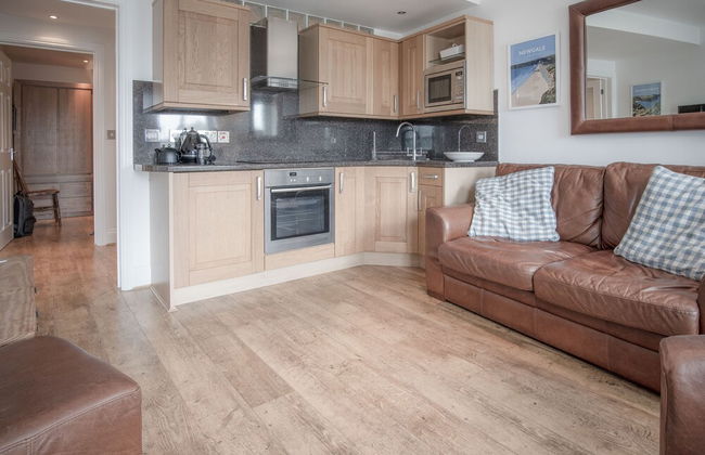 Goscar Court - 1 Bedroom Apartment - Tenby - Photo 11