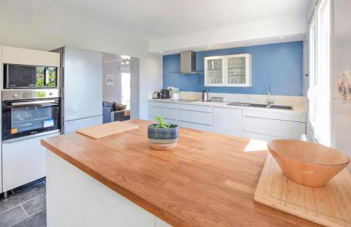 Lovely Home In Saint-Germain-Sur-Ay - Foto 6