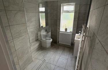 Fairfield Large 4 Bed Log Fire - Photo 16