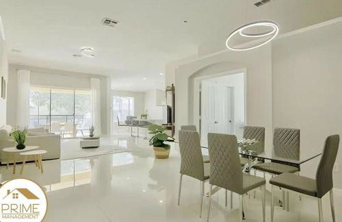 Renewed & Cozy 4BD Great Location near Disney - Photo 4