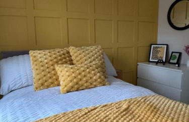 Cherry Blossom Apartment - 3 bed, parking, garden - Photo 43