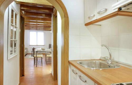 Apartamento Céntrico en Edificio Histórico con Encanto para Familias, Hasta 5 Personas - ES-341-1 - Foto 8