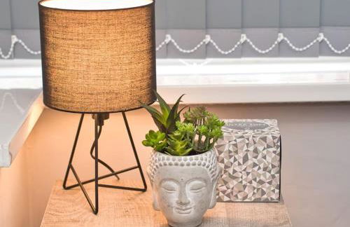 *Sleeps 9* Modern, 4 Bed House, Birmingham - Photo 2