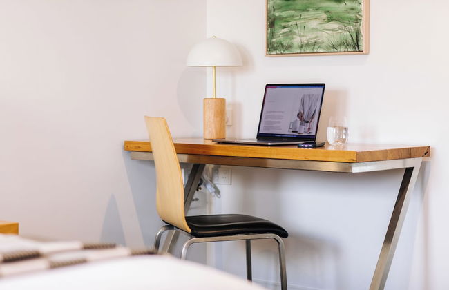 Mansi on Raymond - Photo 41