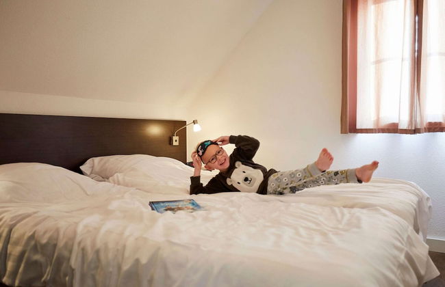 Beautiful Villa in Limburg Near Lake - Photo 2