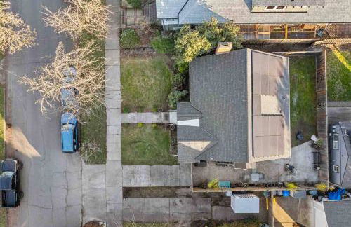 Charming Home in Inner Southeast Portland - Photo 28