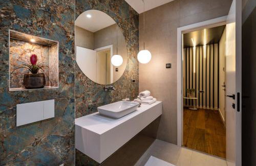 Luxury Villa Novita with Pool - Photo 40