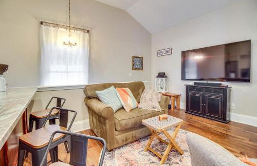 Cozy Savannah Vacation Rental with Fenced Courtyard! - Foto 5