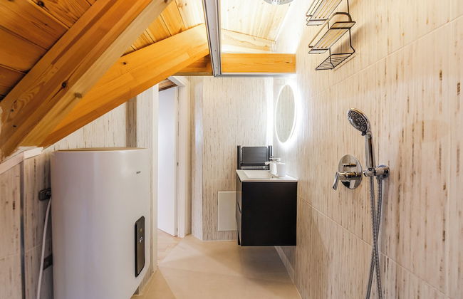 Authentic Villa Apartment - Photo 21