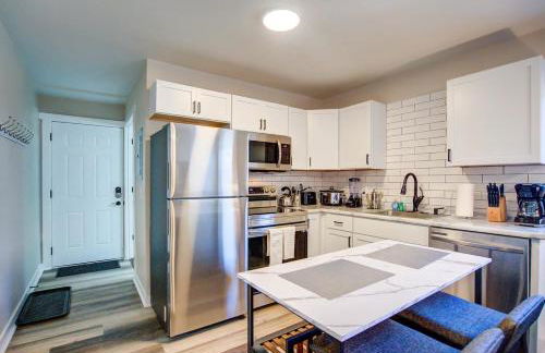 Free parking with In unit washer and dryer AC - Pets Ok - Foto 1