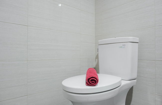 Modern And Comfort Studio At Ciputra International Apartment - Photo 1