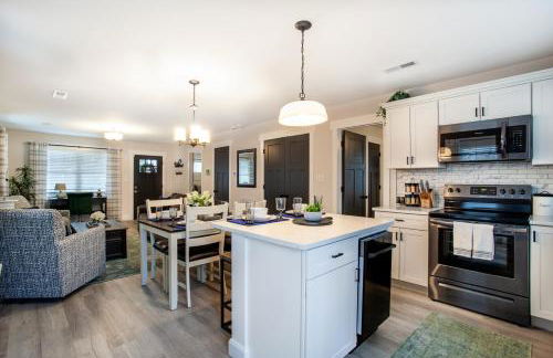 Blue Valley Inn - Hot Tub & Spacious Play Area! - Foto 21