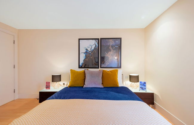 Impeccable 1-bed Apartment in London City - Photo 3