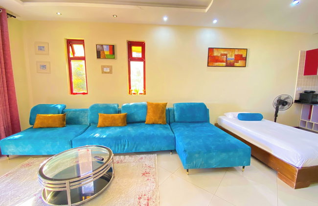 Epic Beachfront suites - Photo 6