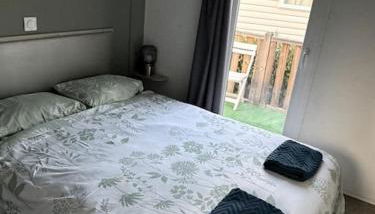 Joli Bungalow 464, 4-6 pers, wifi, terrasse, Camping Siblu Lac des Rêves Lattes - Foto 5, towels