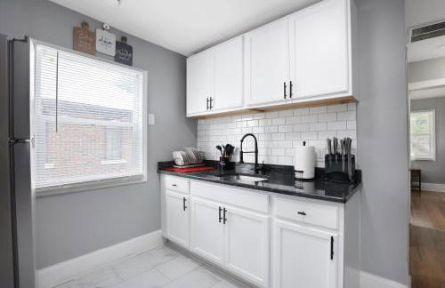 Comfy Modern and Cozy Queen Beds Free Parking - Foto 14